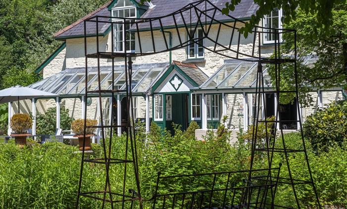 The Cors Country House